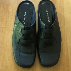 Nine West size 7M slip on black leather
